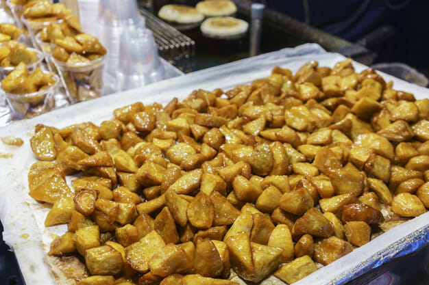 myeongdong
street food
south korea
shopping
korean shopping
korean food
sweet potatoes
candied sweet potatoes